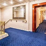 Onriver Hotels - Ms Cezanne
