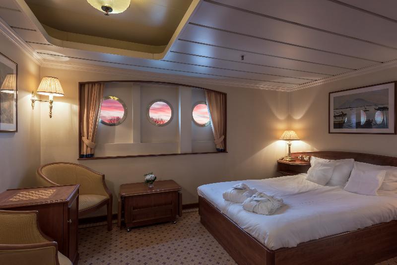 Onriver - Ms Cezanne 4*