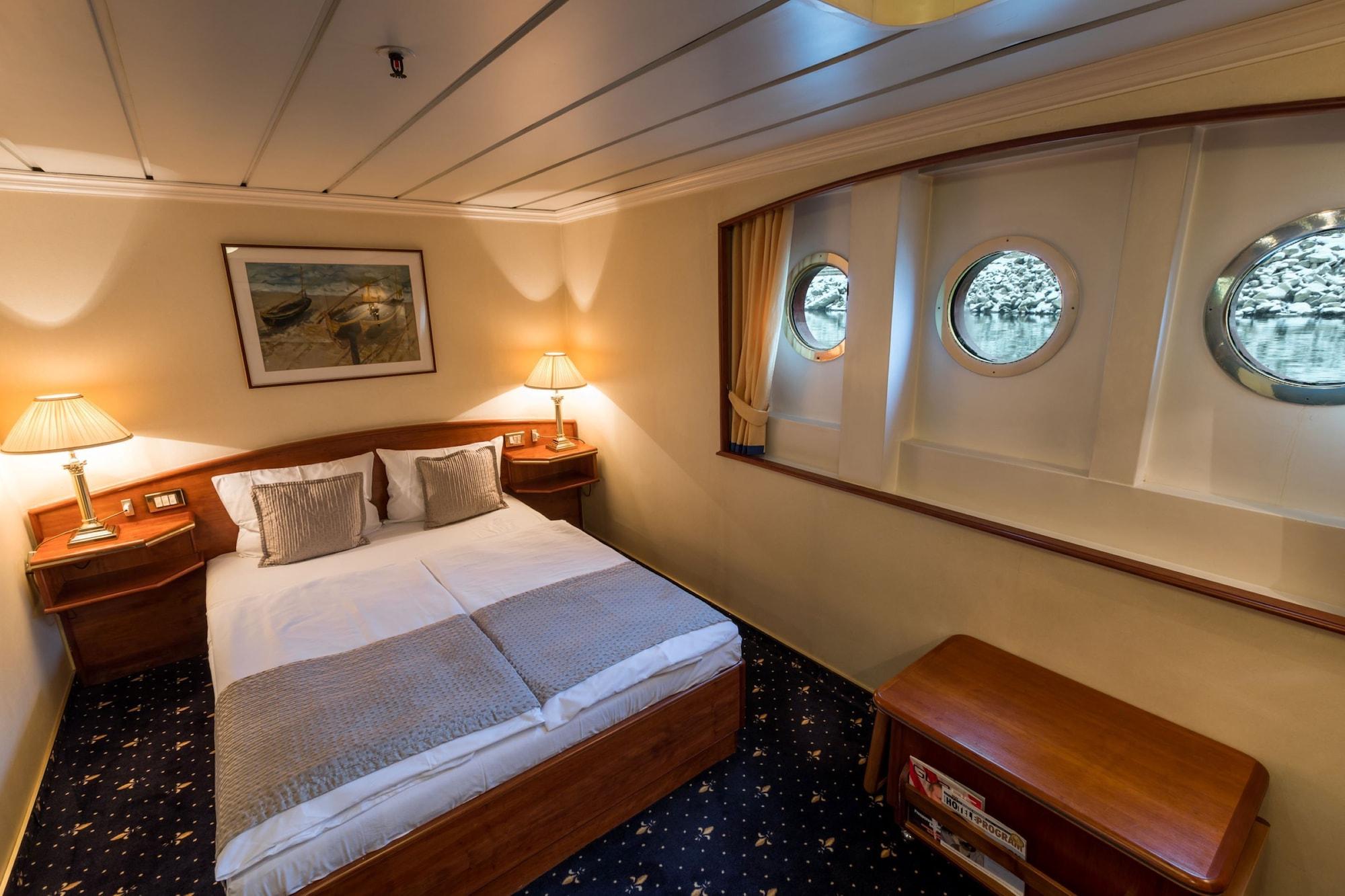 Onriver - Ms Cezanne Botel Budapešť