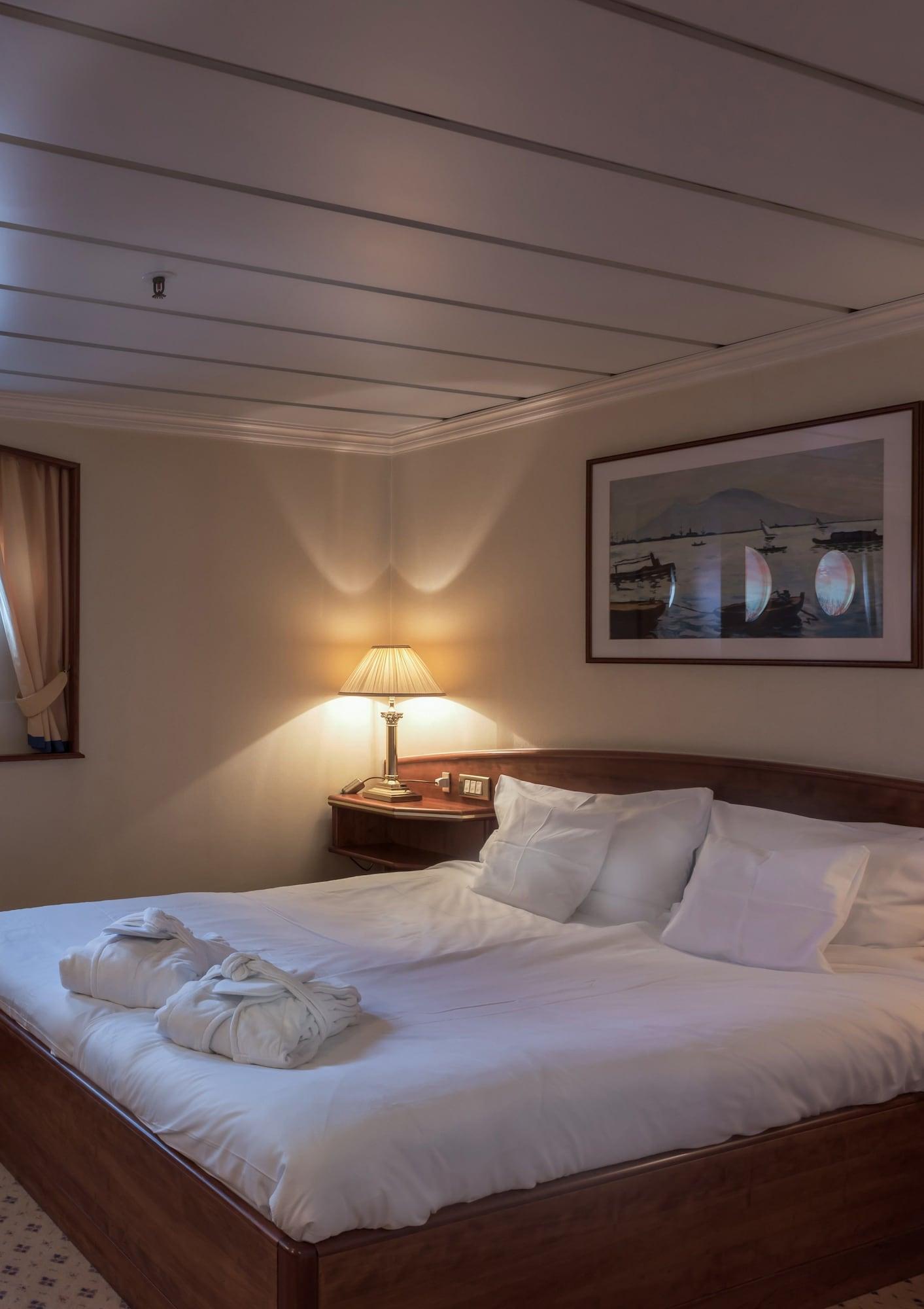 Onriver - Ms Cezanne 4*