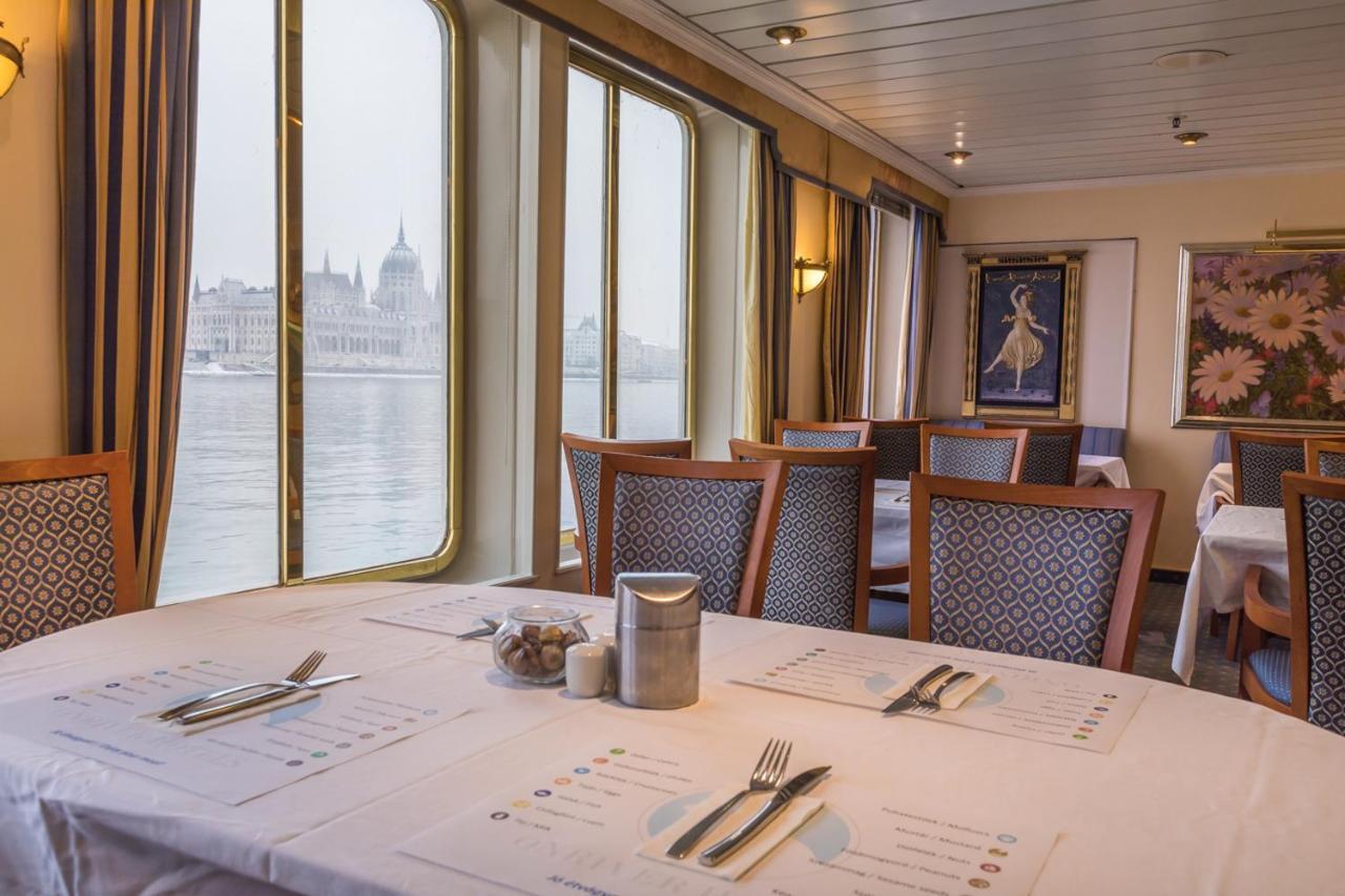 Botel Onriver - Ms Cezanne 4*